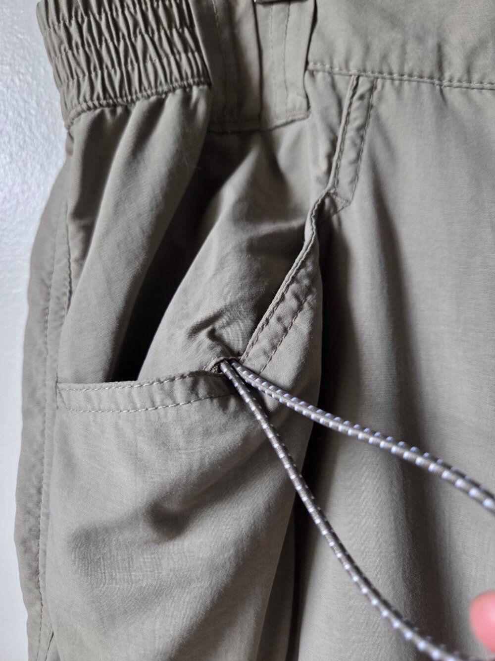Euc Columbia Titanium Grey Taupe Convertible Packable Outdoor Pants Size L Wmns — image 7 of 8